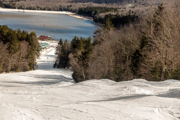 Beautiful nature and scenery around snowshoe ski resort in cass — Stock Photo, Image