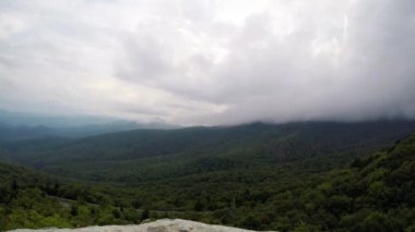 Kaba sırt blue ridge parkway kapalı izleme alanına bakan