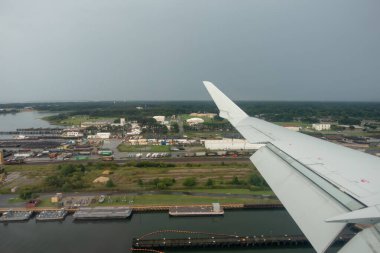 landing in norfolk virginia airport clipart