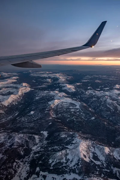 비행기에서 날아온 콜로라도주 로키산맥의 석양 — 스톡 사진