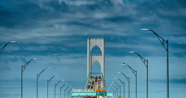 Im Stau über neue Hafenbrücke fahren — Stockfoto