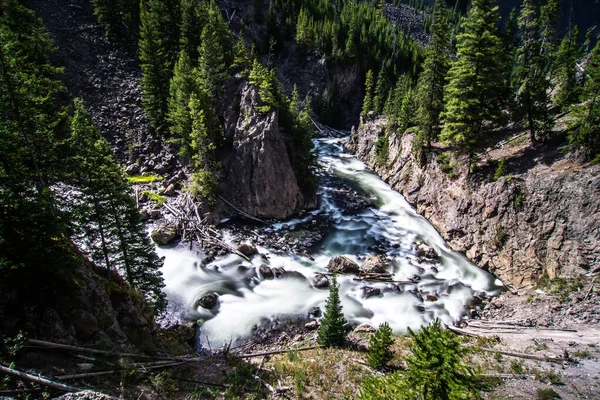 Firehole řeka a vodopády v Yellowstone wyoming — Stock fotografie