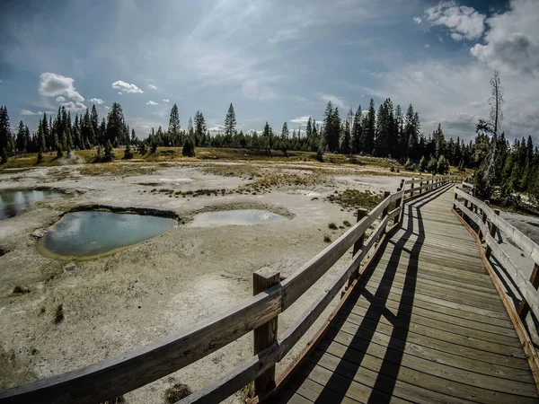 Yellowstone - westliches Geysirbecken — Stockfoto