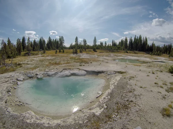 Yellowstone - zachód kciuk Gejzer basenu — Zdjęcie stockowe