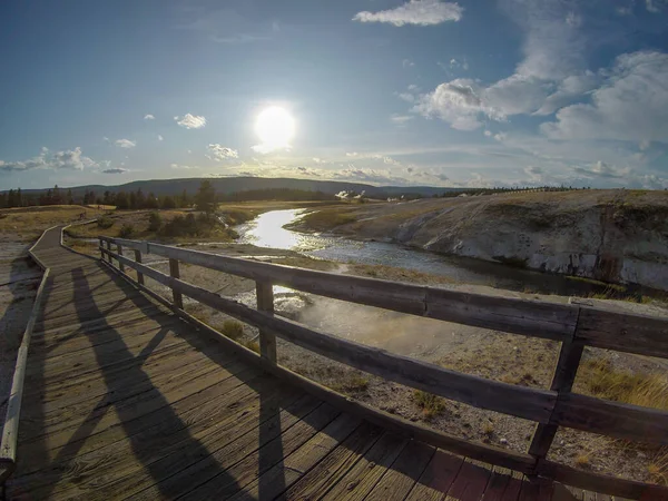 Geysersac ศรัทธาเก่าที่อุทยานแห่งชาติ Yellowstone — ภาพถ่ายสต็อก