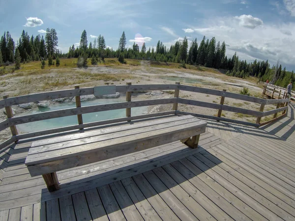 Yellowstone - Cuenca oeste pulgar géiser — Foto de Stock