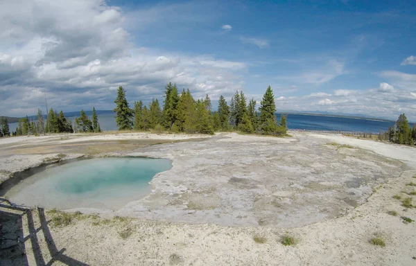 Yellowstone - zachód kciuk Gejzer basenu — Zdjęcie stockowe