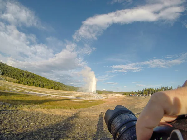 Oude trouwe geysersac in het Yellowstone National Park — Stockfoto