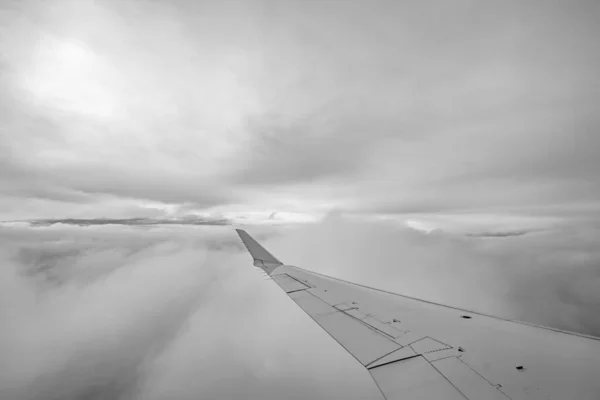 Een Vliegtuig Lucht Boven Wolken — Stockfoto