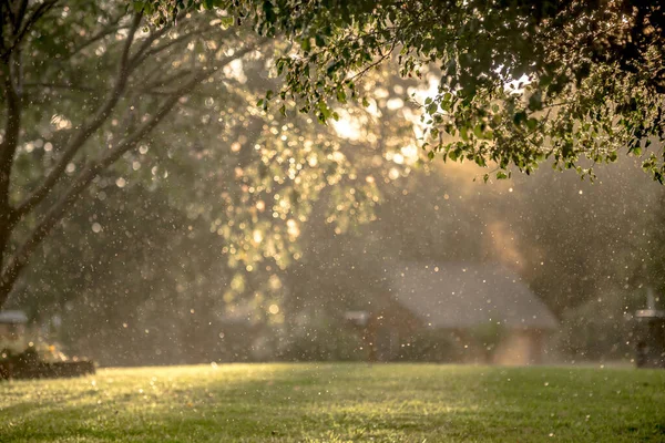 Sunny Rays Breaking Thru Rain Neighborhood — Stock Photo, Image