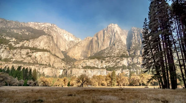 Früher Morgen Kalifornischen Yosemite Nationalpark — Stockfoto