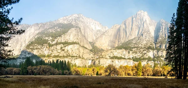 Früher Morgen Kalifornischen Yosemite Nationalpark — Stockfoto