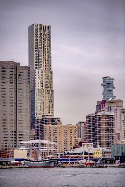 New York Skyline Een Bewolkte Dag — Stockfoto