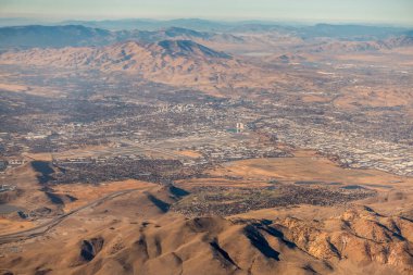 Reno Nevada üzerinden uçaktan hava görüntüsü