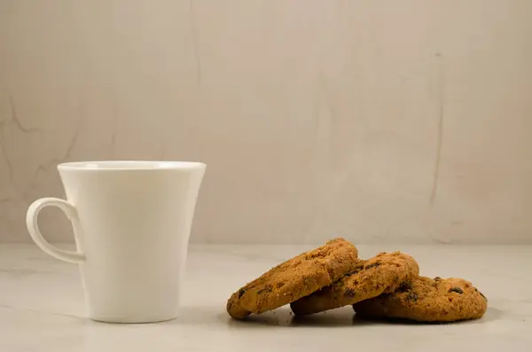 Taza Café Galletas Desayuno Con Taza Café Galletas Sobre Fondo — Foto de Stock