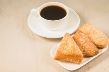 kahve ve ev yapımı kurabiye/kahvaltı whith kahve Kupası ve ev yapımı kurabiye, boşaltmak