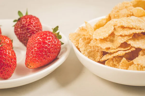 Healthy Concept Strawberry Flakes Healthy Concept Strawberry Flakes White Bowls — Stock Photo, Image