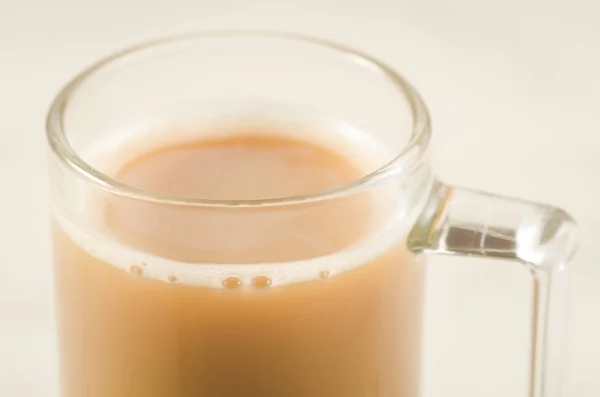 Φλιτζάνι Τσάι Γάλα Φλιτζάνι Τσάι Γάλα Λευκό Φόντο Κοντινό Πλάνο — Φωτογραφία Αρχείου