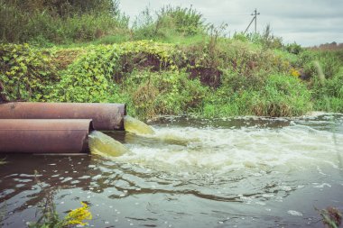 Lağımlar göldeki suyu tıkıyor / su kanalizasyondan akıyor
