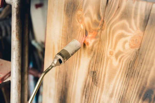 Wood Processing Gas Burner Burning Wooden Surface Gas Burner — Stock Photo, Image
