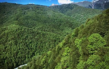 Dağ manzara Rusya'da