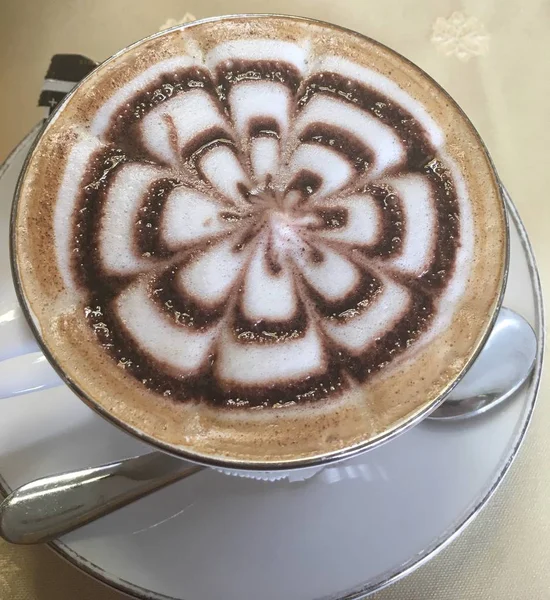 Kremalı Bir Fincan Kahve — Stok fotoğraf