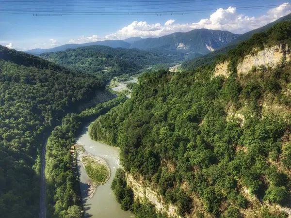 Dağlar manzara nehir