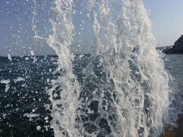 Wasser Spritzt Ins Meer — Stockfoto