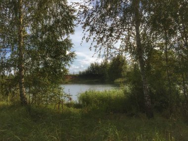 Yaz aylarında göl manzara