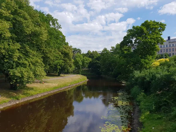Riga, Letonya'da su manzarası