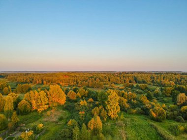 İnsansız hava aracından gelen hava manzarası.