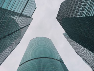 Modern cam gökdelenlerin mimarisi 