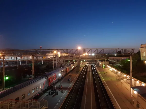 火车站的日落景观 — 图库照片