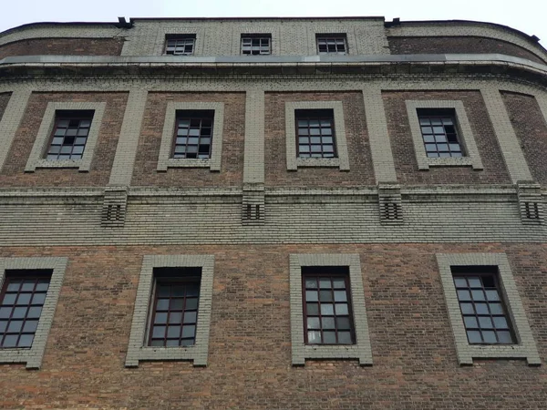 Oud Gebouw Met Watertoren — Stockfoto