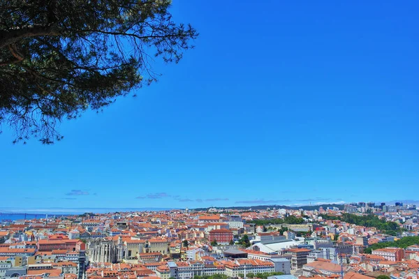 葡萄牙里斯本Tagus河和桥的景观 — 图库照片