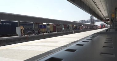 İsrail tren istasyonunda tren