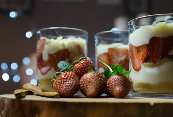 Magnolia Dessert Served Wooden Plate Strawberriesand Wooden Spoons Close Front — Stock Photo, Image