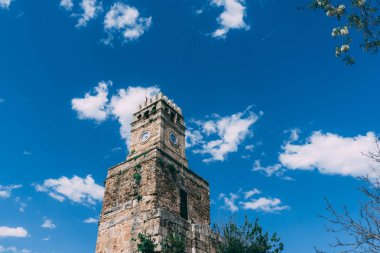 7 Nisan 2019; Antalya, Türkiye - Ünlü saat kulesi manzarası.