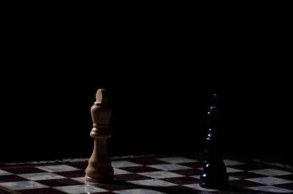 Schachfiguren Auf Dem Brett — Stockfoto