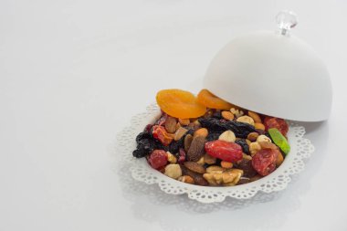 Kalenin içinde lezzetli fındık