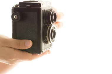 Eski bir fotoğraf makinesi ile fotoğraf çekimi