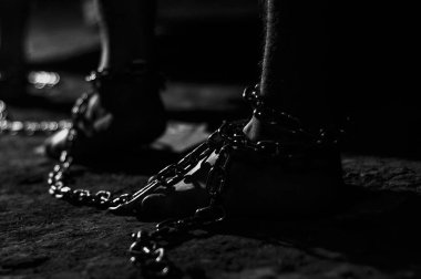 mahkum ve zinciri kavramı