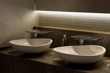 Genel boş ve temiz tuvalet