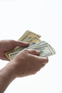 adam beyaz fon ile para sayma