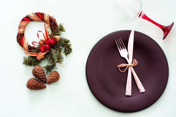Black Plates Vintage Cutlery Christmas Decorations White Backround — Stock Photo, Image