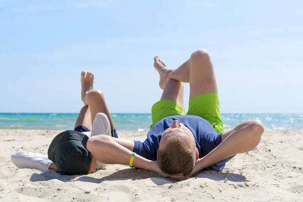 Happy Father Son Spend Time Together Beach Fatherhood Family Concept — Stock Photo, Image