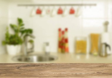 Ahşap masa üstü üzerinde iç arka plan bulanıklık