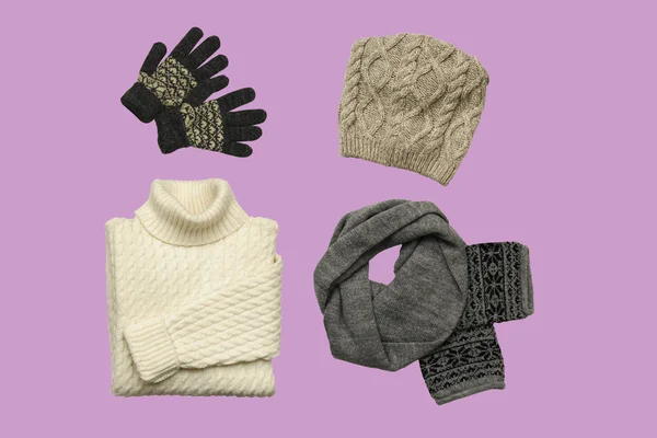 Sylish kış giyim şapka, eldiven, kazak, eşarp ile renk arka plan üzerinde ayarlayın. düz yatıyordu, en iyi görünümü — Stok fotoğraf