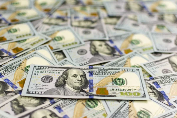 Seratus dolar uang kertas pada latar belakang uang kabur . — Stok Foto