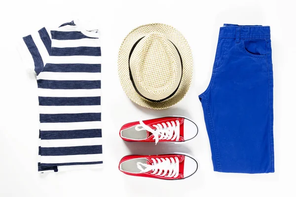 Collage av barnkläder i marin stil. Sommar, vårpojke outfit. Mode trendigt utseende — Stockfoto